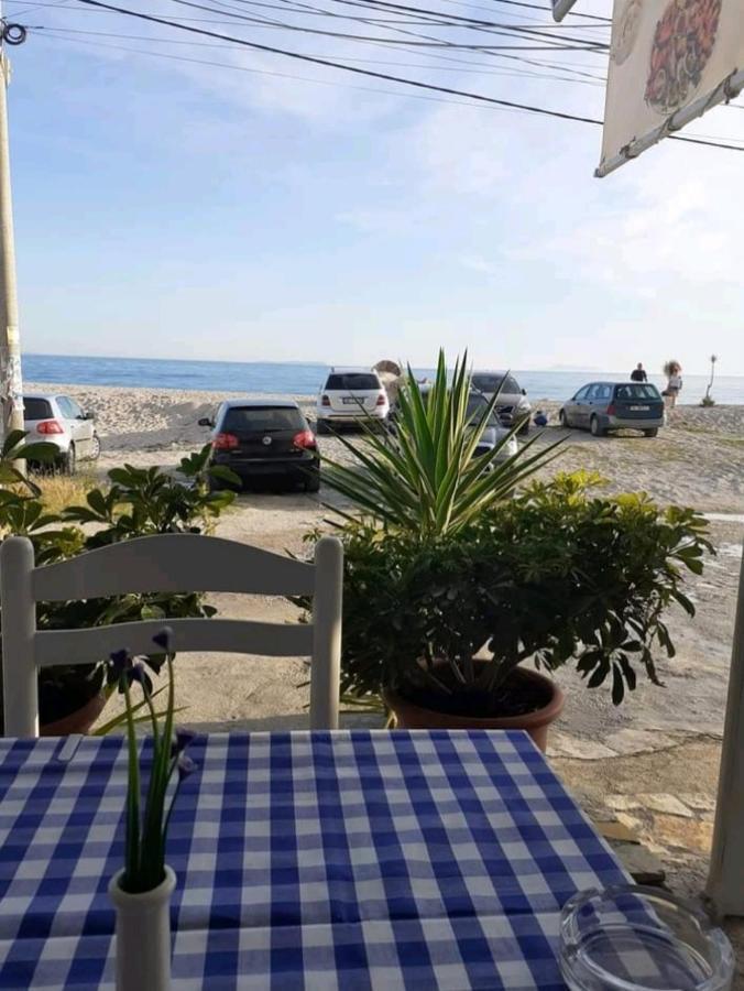 Anxhelos Hotel Himare Exteriör bild