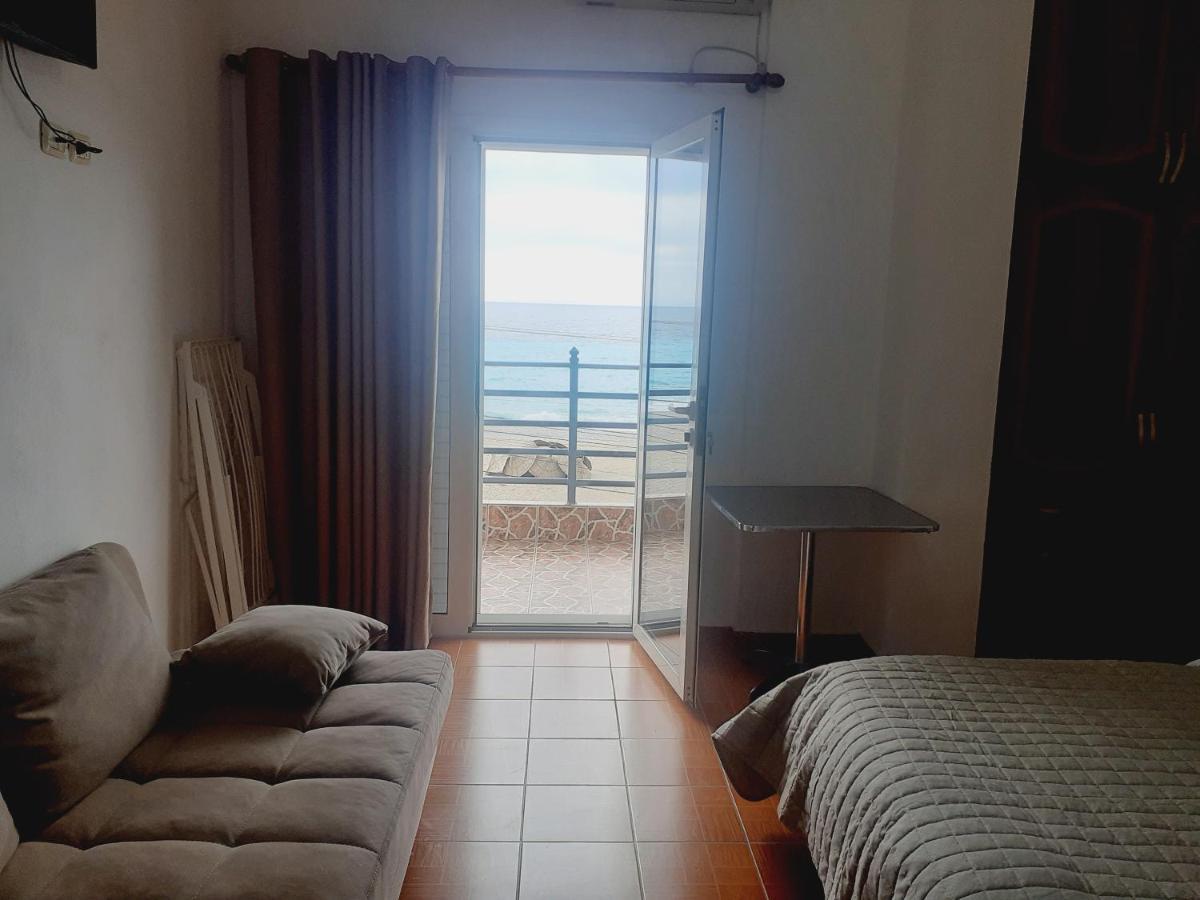 Anxhelos Hotel Himare Exteriör bild