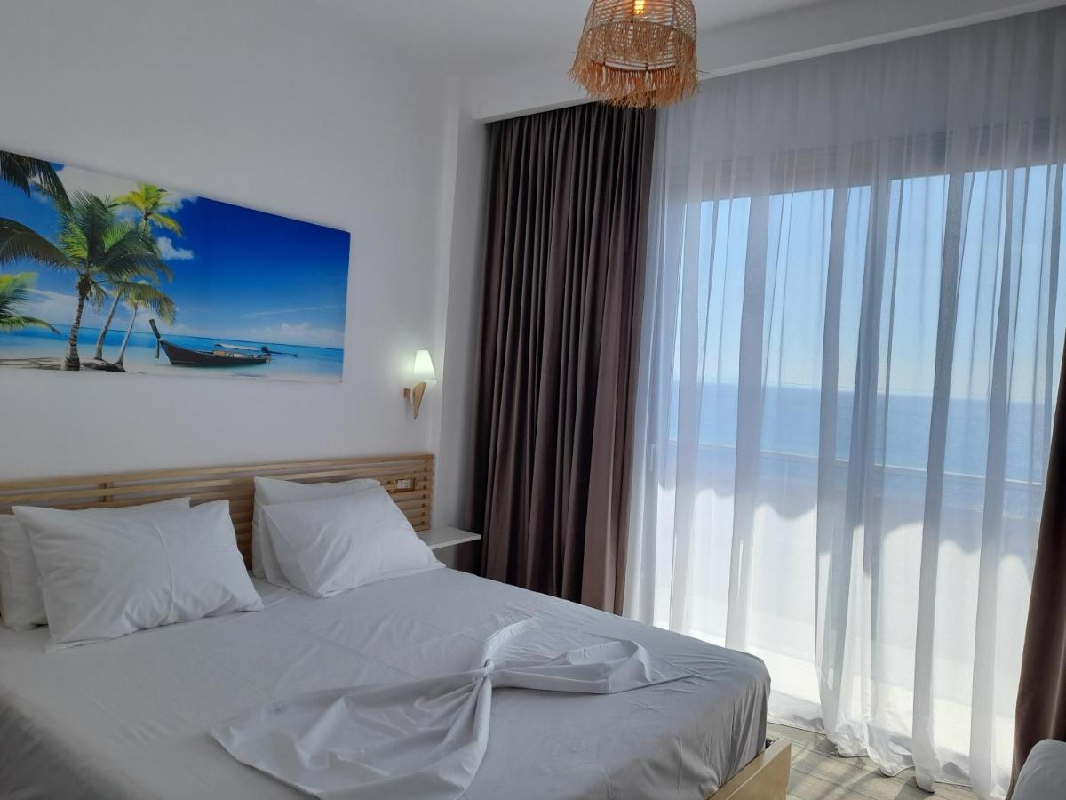 Anxhelos Hotel Himare Exteriör bild