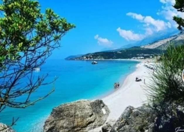 Anxhelos Hotel Himare Exteriör bild