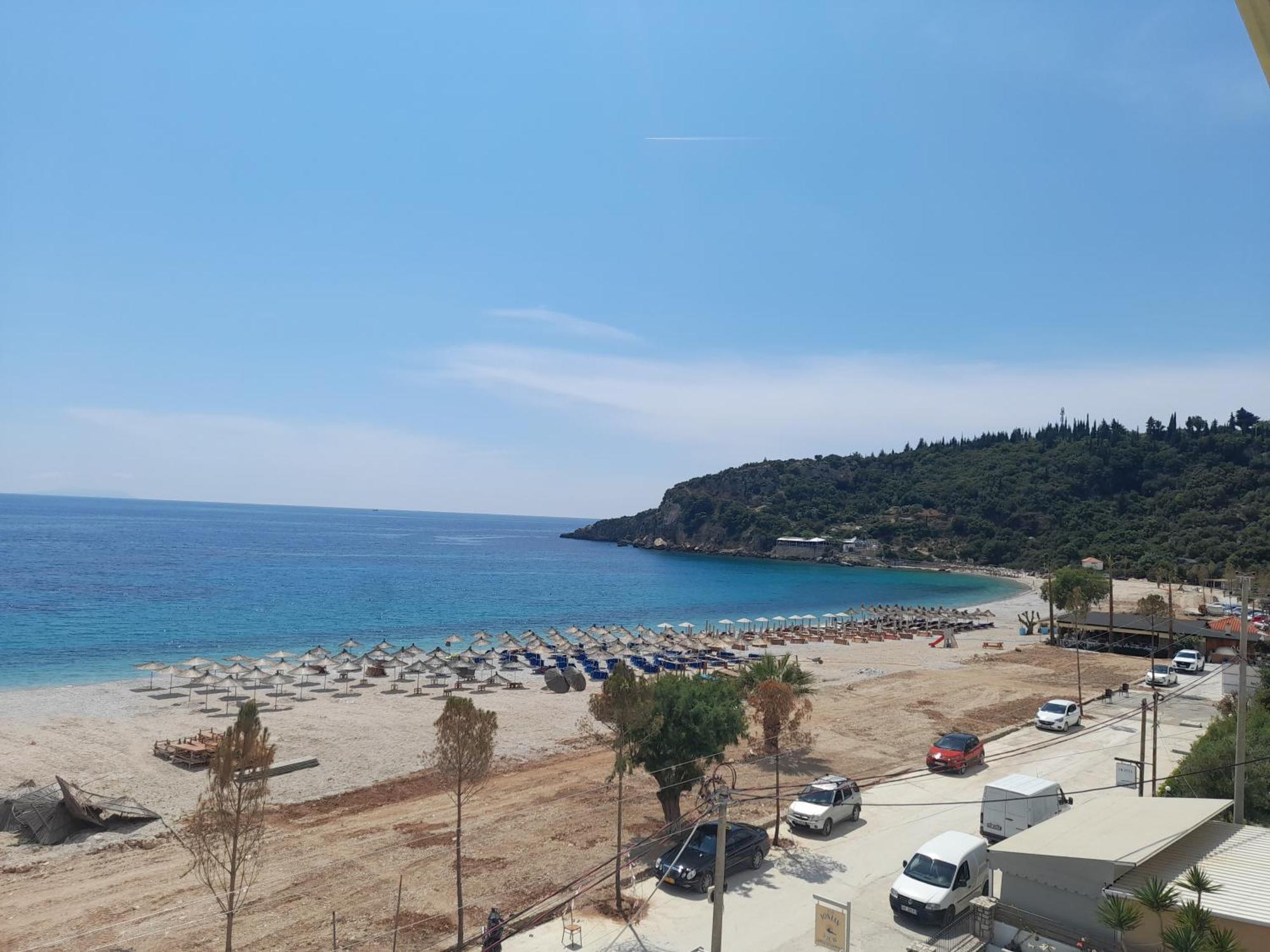 Anxhelos Hotel Himare Rum bild